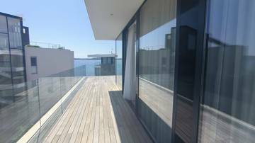 Thumbnail von Modern luxury villa with pool near the seafront