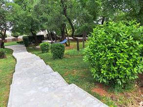 Thumbnail von Hoogwaardig meergezinswoning met zwembad