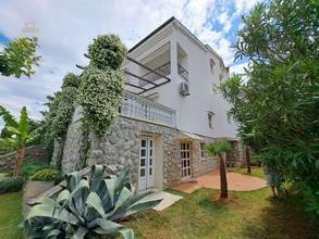 Thumbnail von Hoogwaardig meergezinswoning met zwembad