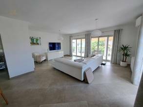 Thumbnail von Hoogwaardig meergezinswoning met zwembad