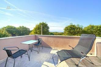 Thumbnail von Mediterranes Steinhaus mit Swimmingpool