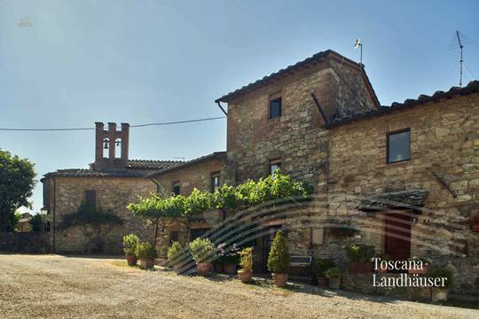 Entzückendes Rustico mit Turmzimmer, an 3 Seiten freistehend