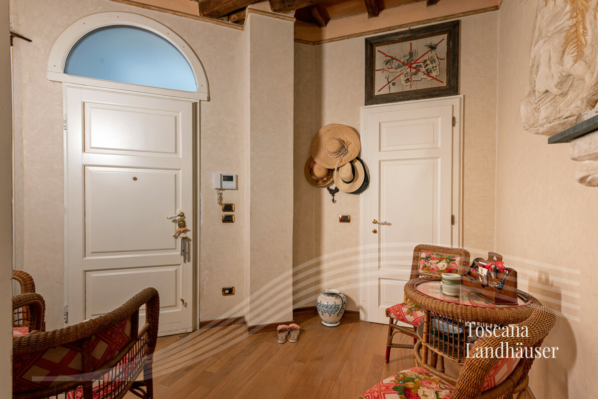 Thumbnail von Wohnung in renommierten Palast nur 20 km vom Meer entfernt