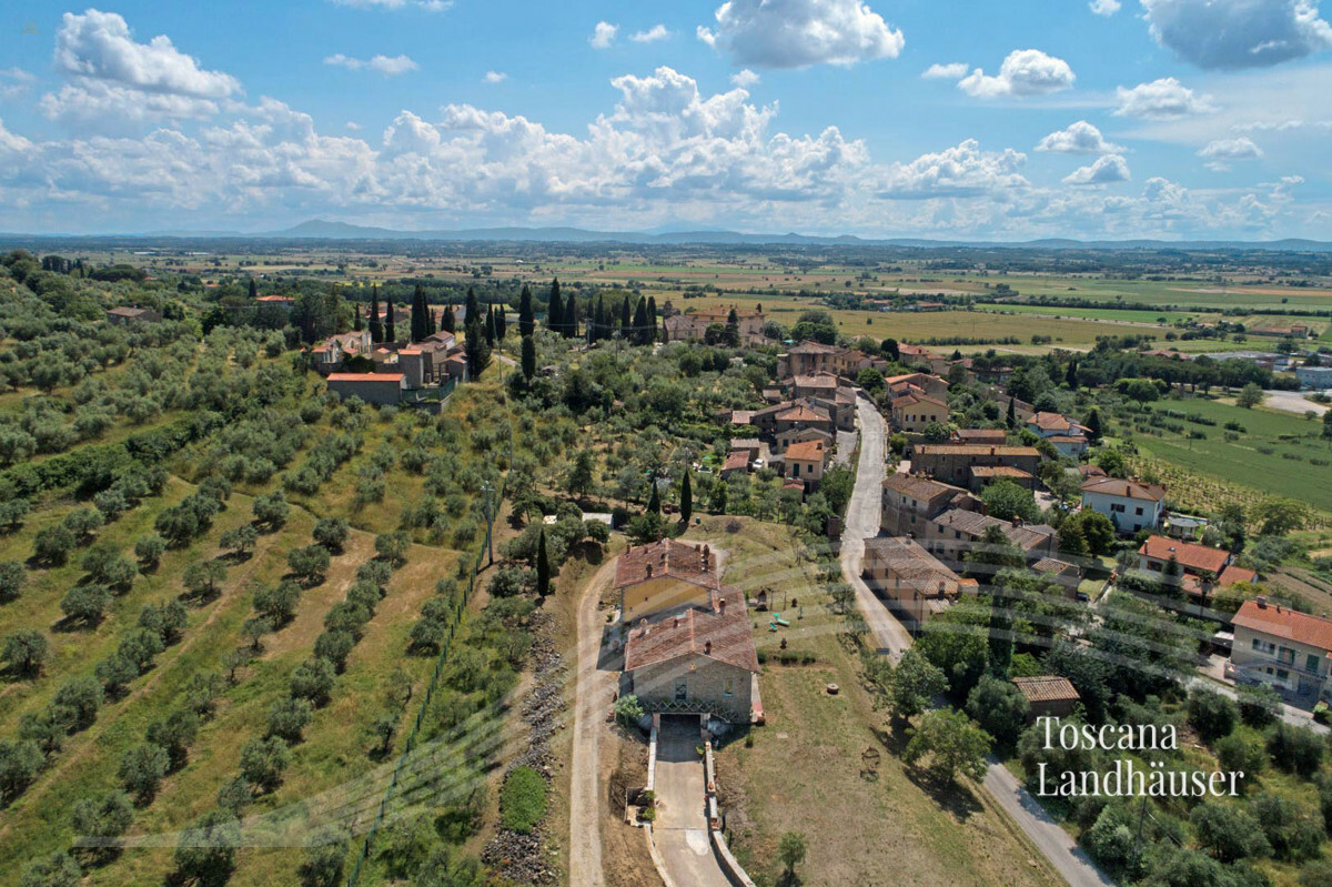 Thumbnail von Faszinierendes Landhaus mit Panoramablick bis Cortona