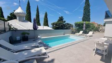 Thumbnail von Modernes Appartementhaus mit Meerblick