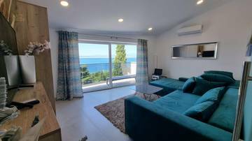 Thumbnail von Modernes Appartementhaus mit Meerblick