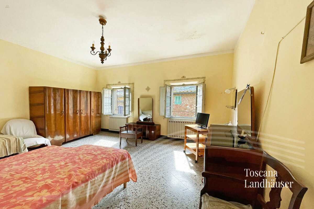 Thumbnail von Wohnung mit Blick auf historische Ortschaft und den Lago Trasimeno