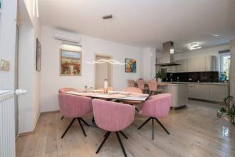 Thumbnail von Tolle Villa mit 2 Wohneinheiten und Pool