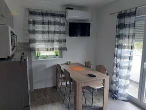 Thumbnail von Haus mit vier Appartements, Region Senj