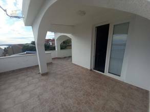 Thumbnail von Mehrparteienhaus auf der Insel Pag mit Meerblick