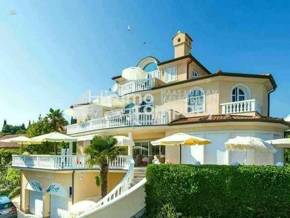 Luxuriöse Villa in Premantura