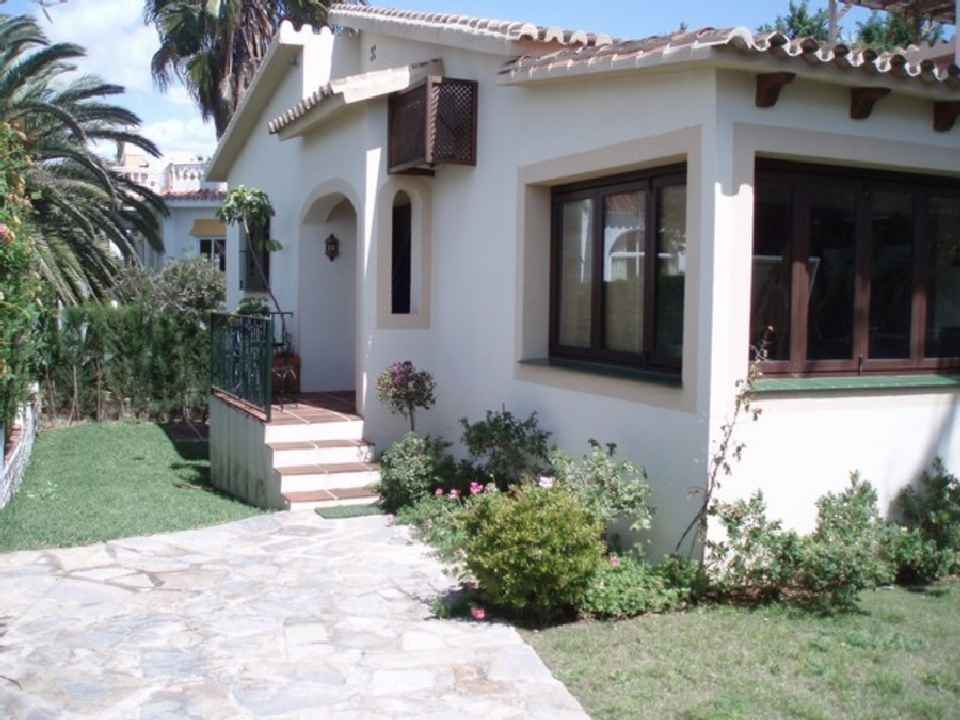 villa for sale in - Marbesa 