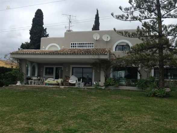 villa for sale in - Estepona