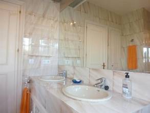 Thumbnail von villa for sale in - Estepona