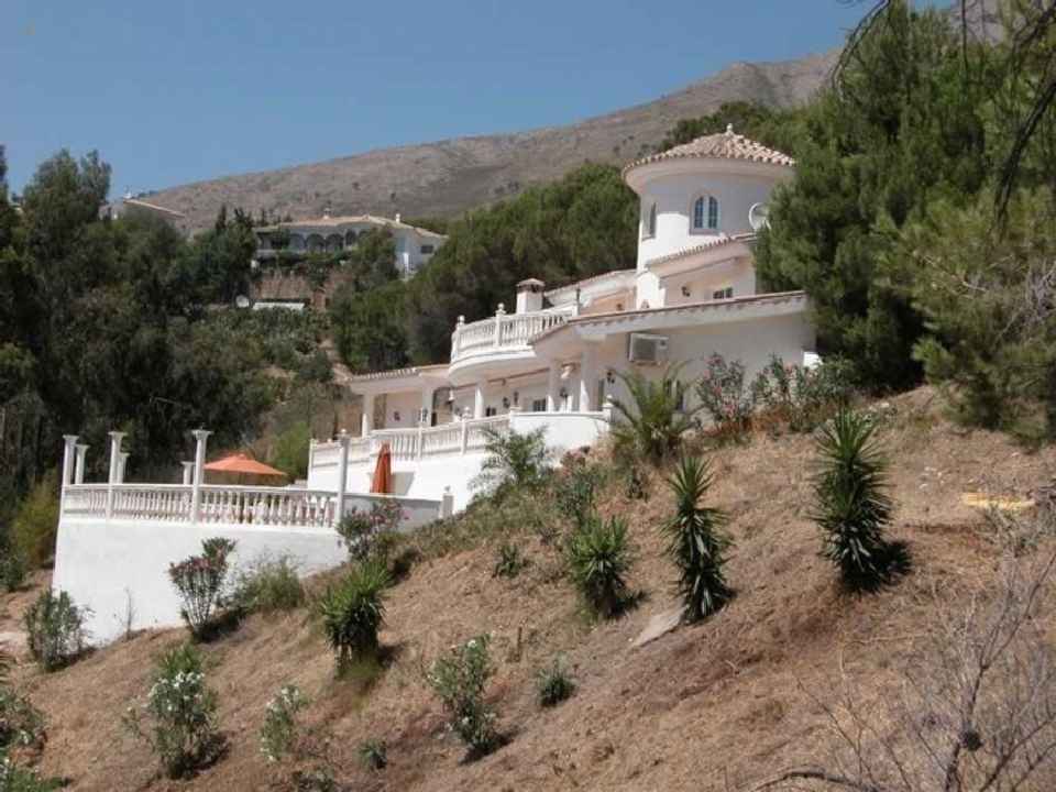 villa for sale in - Valtocado 
