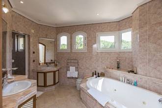 Thumbnail von villa for sale in - Hacienda las Chapas