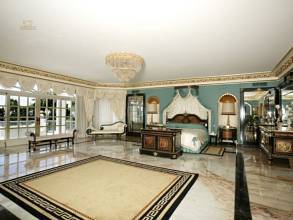 Thumbnail von villa for sale in - Puerto Banus