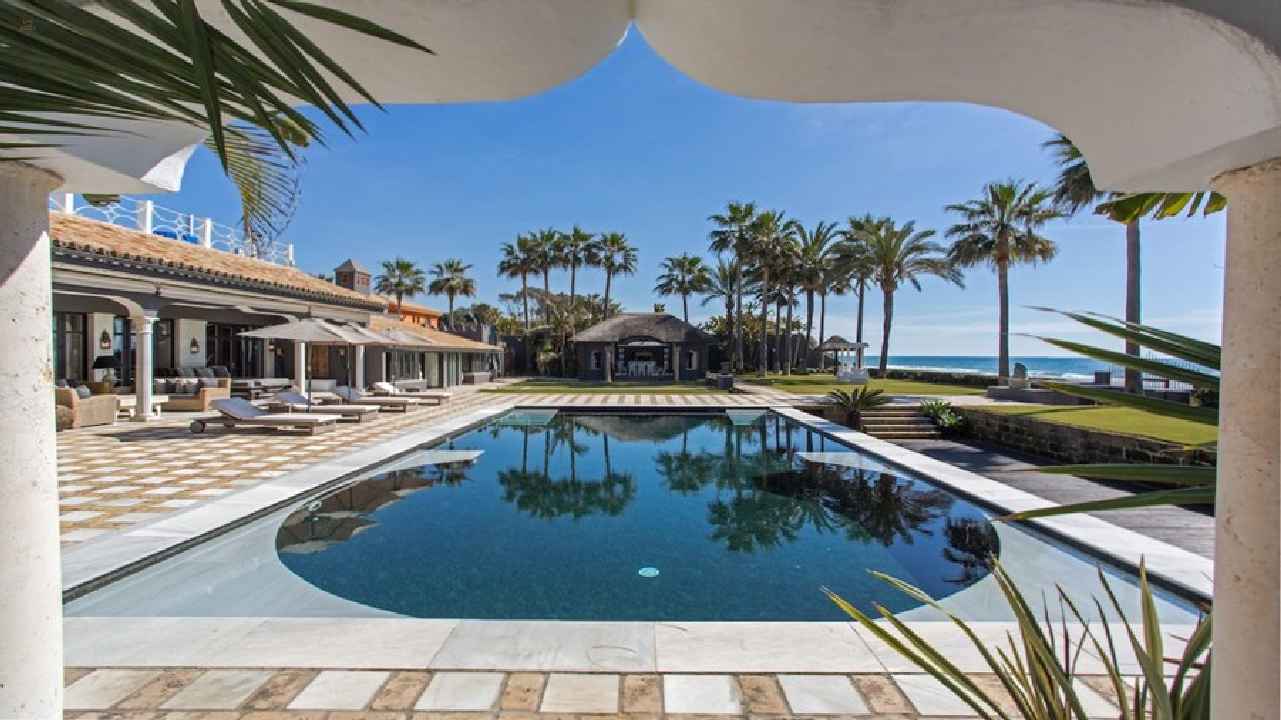 villa for sale in - Los Monteros 