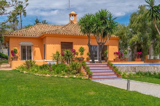 villa for sale in - Nueva Andalucia 