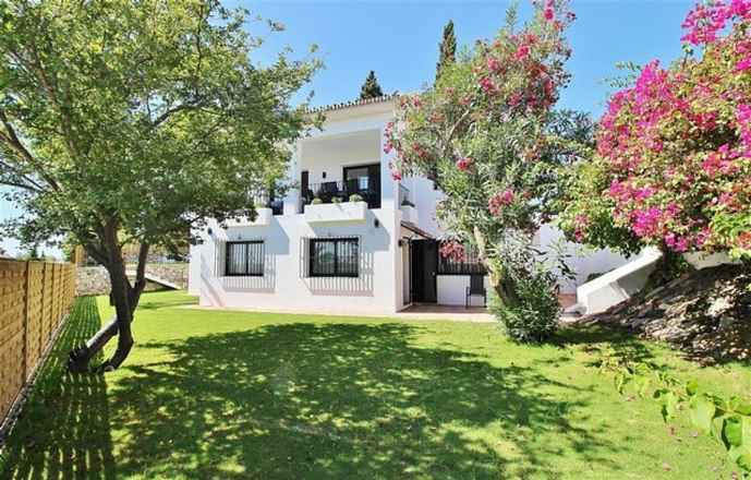 villa for sale in - Nueva Andalucia 