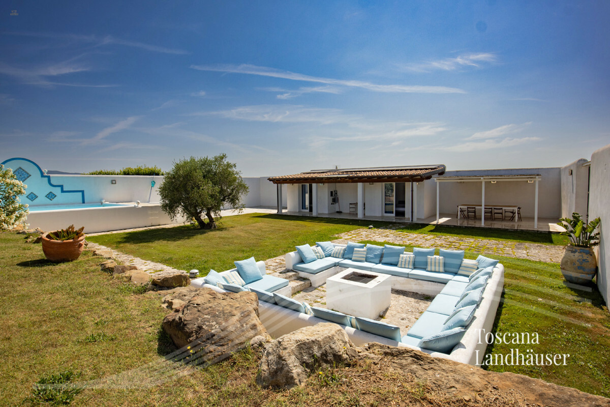 Thumbnail von Luxusvilla nur wenige Kilometer vom Meer entfernt