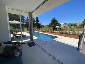 Thumbnail von Villa moderna con piscina cerca del mar