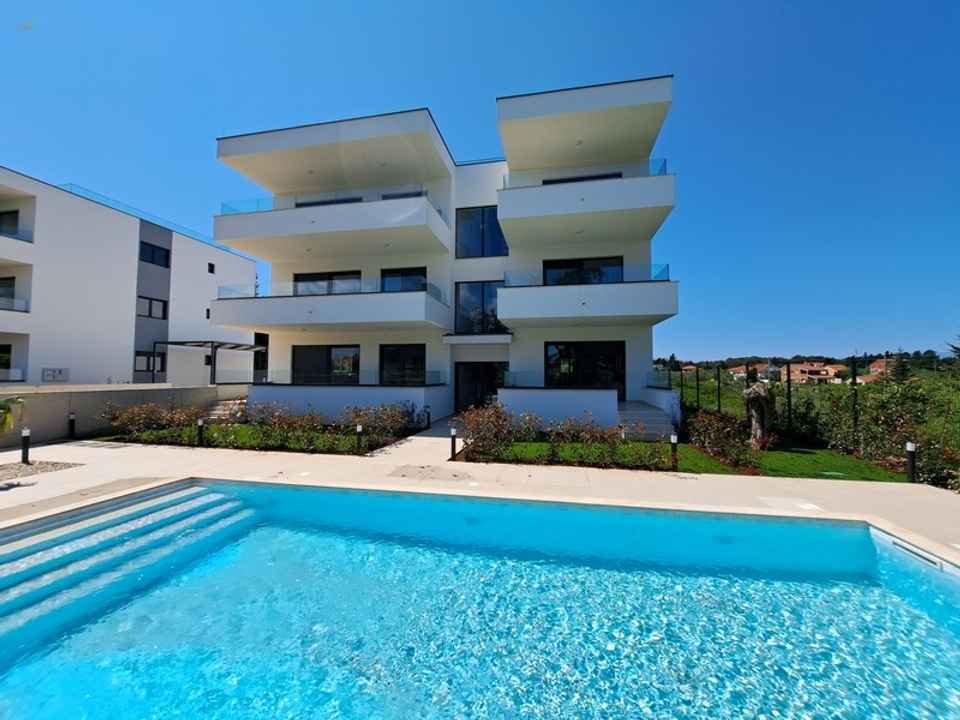 Neubau Appartements mit Pool in Ugljan