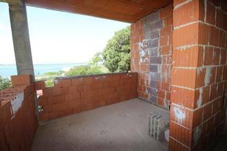 Thumbnail von Haus mit drei Wohnungen zur Fertigstellung