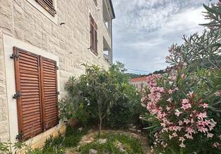 Thumbnail von Appartement im Erdgeschoss mit Terrasse und Meerblick