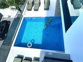 Thumbnail von Moderne Villa mit Swimmingpool und Panorama-Meerblick