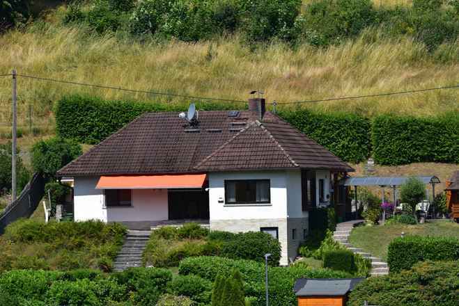 Grandiose Aussicht in die Natur! EFH mit vielen Besonderheiten im Außenbereich 