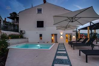 Thumbnail von Luxuriöses Appartement im Erdgeschoss mit Garten und privatem Swimmingpool