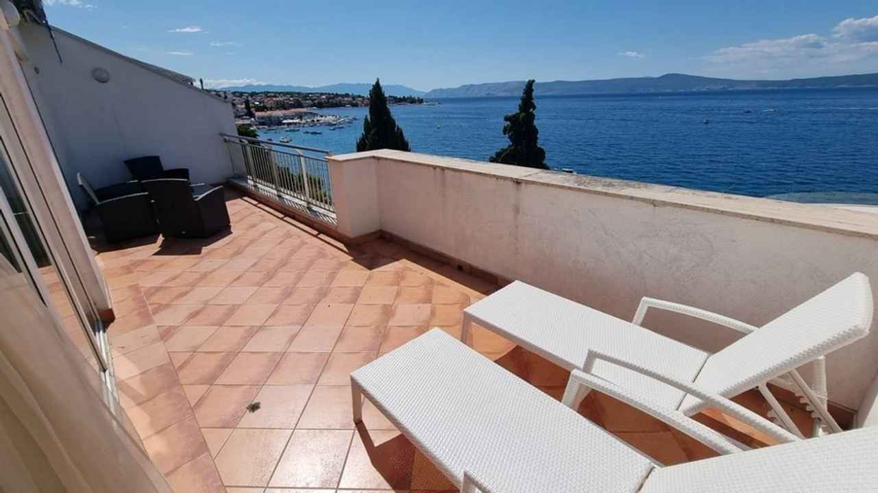 Dachgeschosswohnung in traumhafter Lage in der 1. Reihe zum Meer