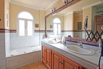 Thumbnail von villa for sale in - Puerto Banus