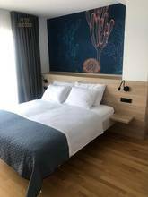 Thumbnail von カールオバグ地域の海辺に位置する、特別な場所にあるプール付きのヴィラ