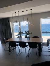 Thumbnail von カールオバグ地域の海辺に位置する、特別な場所にあるプール付きのヴィラ