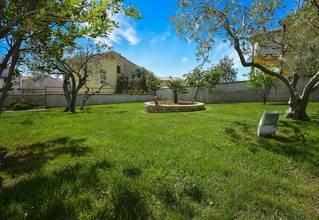 Thumbnail von Villa mit Swimmingpool in ruhiger Lage