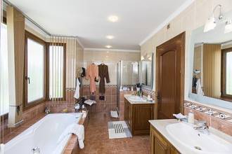 Thumbnail von villa for sale in - Elviria