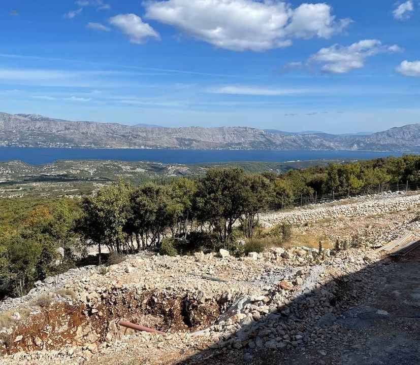 Zwei Villen im Rohbau mit Pool und Meerblick, Insel Brač