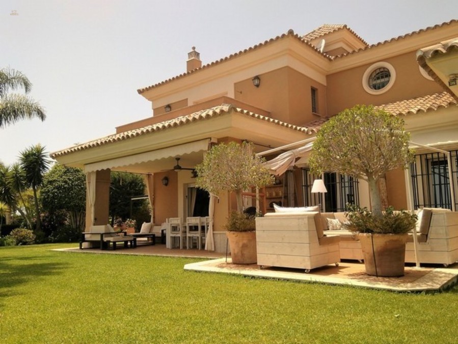 villa for sale in - Los Monteros