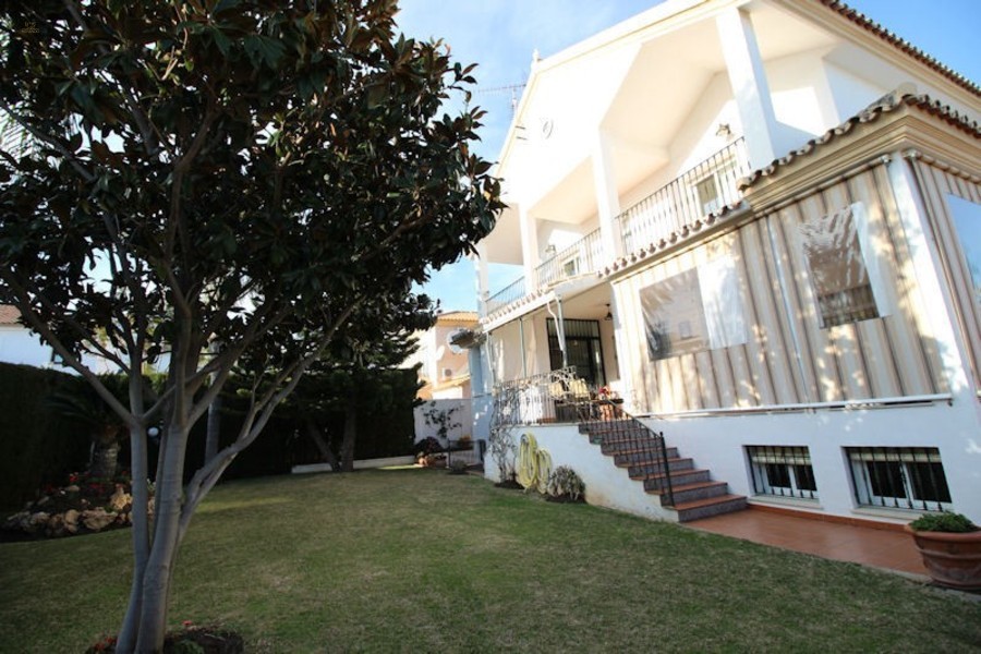 villa for sale in - Las Chapas