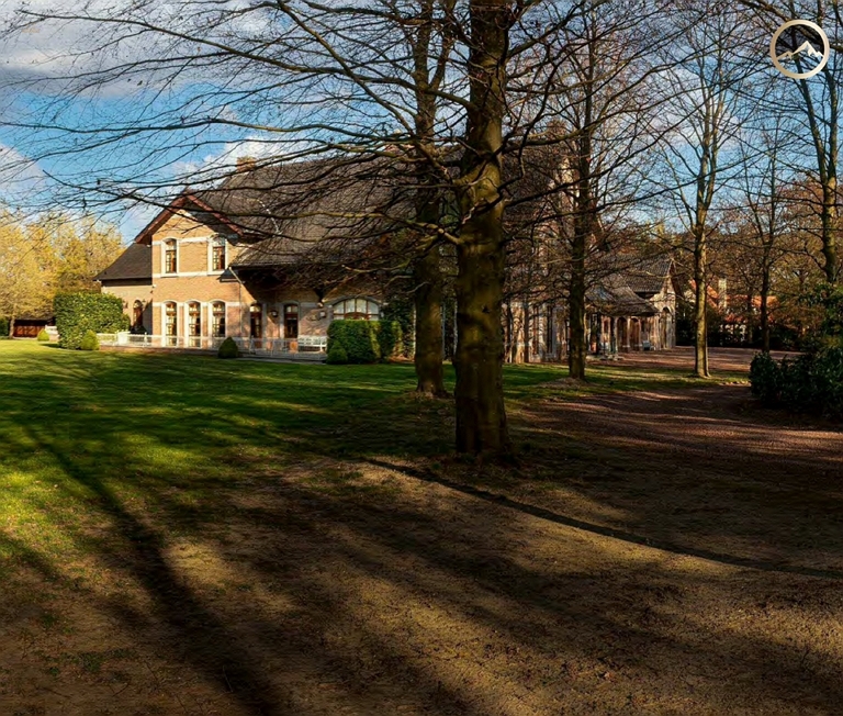 Thumbnail von Herrschaftliche Residenz mit traumhaftem Parkgelände