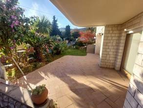 Thumbnail von Villa in attraktiver Lage nahe dem Meer