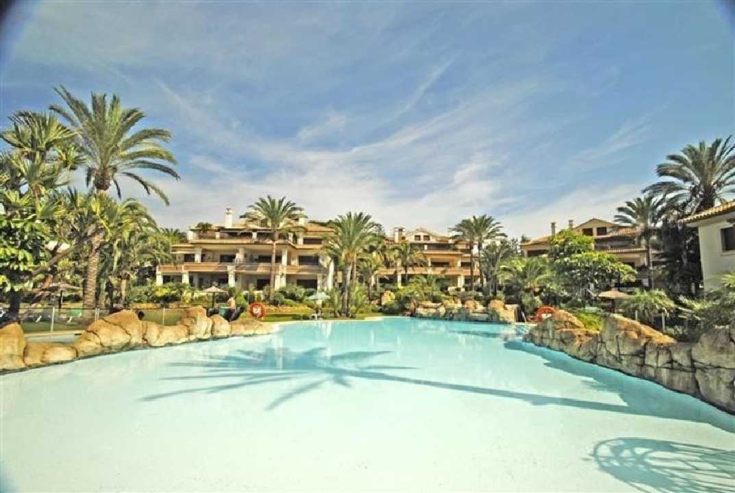 Luxus-Wohnung in Los Monteros R2771621 