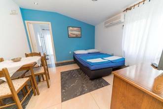 Thumbnail von Gepflegtes Mehrfamilienhaus mit Meerblick in Selce