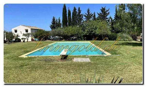 Immogold Villa mit ca. 7.000 m² Grundstück und Pool