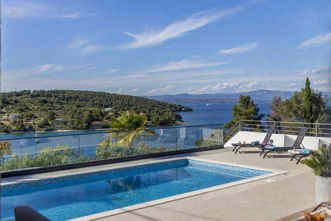 Insel Solta: Mediterrane Villa mit Pool und wunderschönem Meerblick