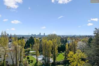 Thumbnail von Wunderschönes Penthouse mit herrlichem Blick und Dachterrasse in Prestige Lage