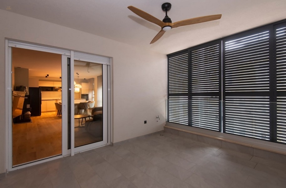 Modernes Appartement mit Dachterrasse, Region Split / Podstrana