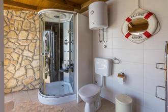 Thumbnail von Mehrfamilienhaus mit Pool und Meerblick in Crikvenica